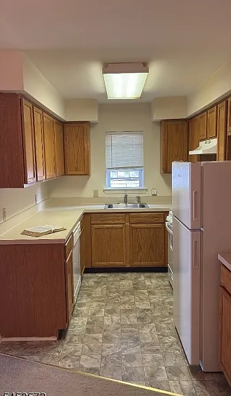 64 Isabella Ave — Photo 2