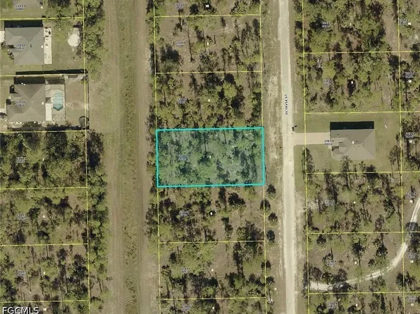 1855 Octavia St, Lehigh Acres, FL 33972