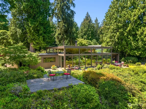 8468 Grand Avenue NE, Bainbridge Island, WA 98110