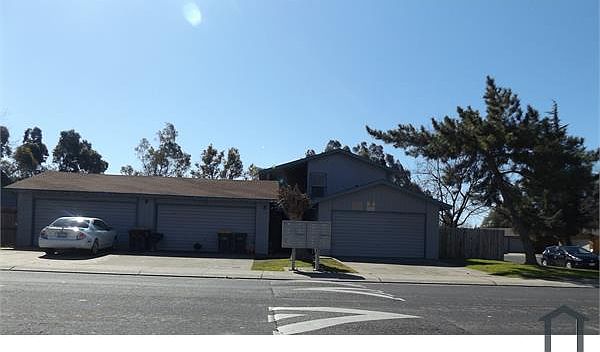 1st image of 2544 Plantation Pl