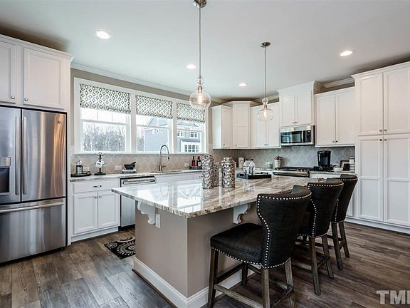 PHOTO REPRESENATIONAL-colors options vary not exact home, same floorplan