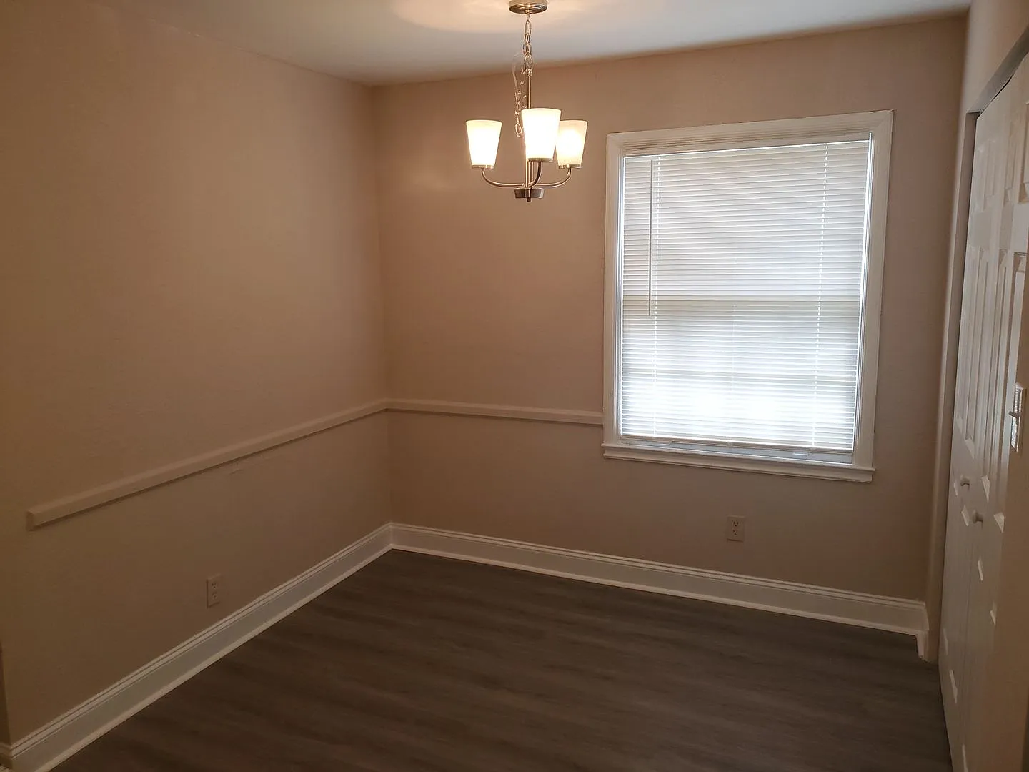 Marietta Craftsman Duplex/Walk to Square — Photo 4