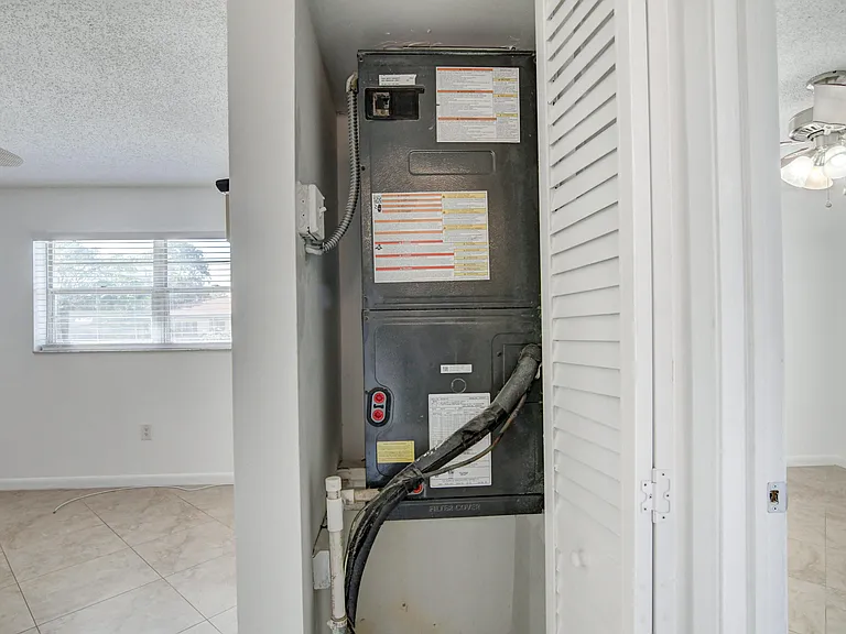 600 SW 2nd Ave #240 — Photo 29