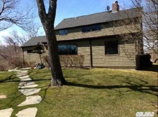 1050 Hyatt Rd, Southold, NY 11971