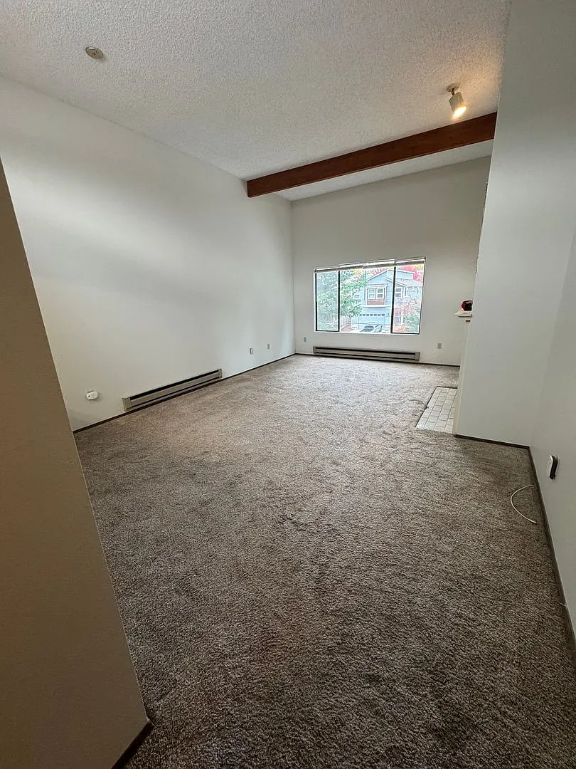 2 Bedroom 1 Bath Burien Condo 995sf, Fireplace, Balcony, One Car Garage with Storage — Photo 3
