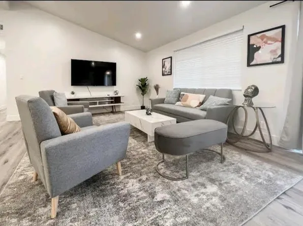 20435 Miranda St, Woodland Hills, CA 91367