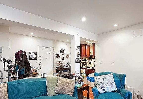 3rd image of 844 Flatbush Ave APT 2B