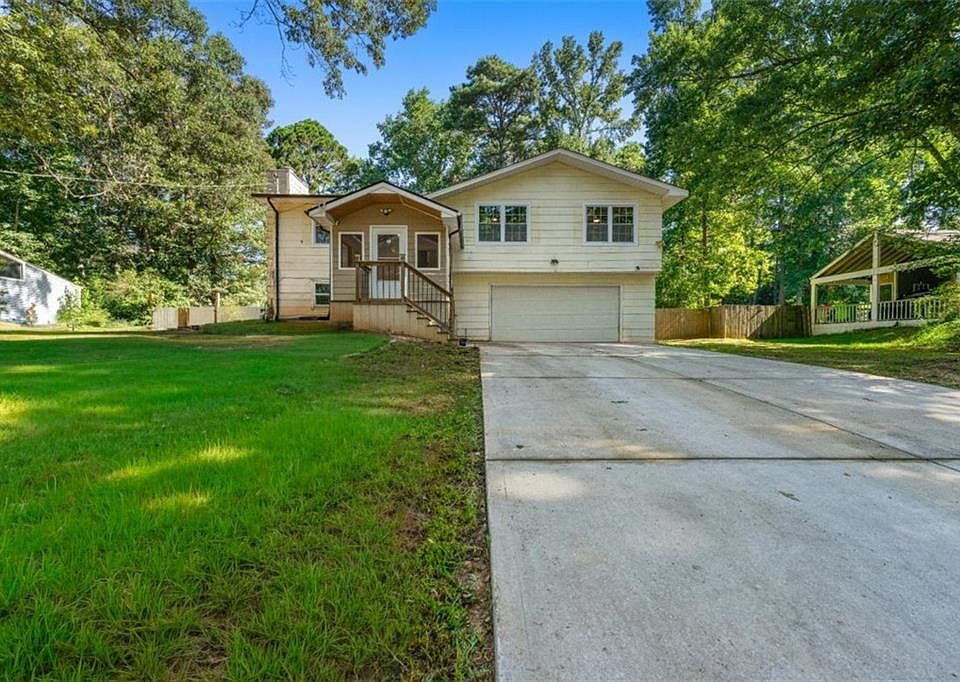 1st image of 104 Park Pl