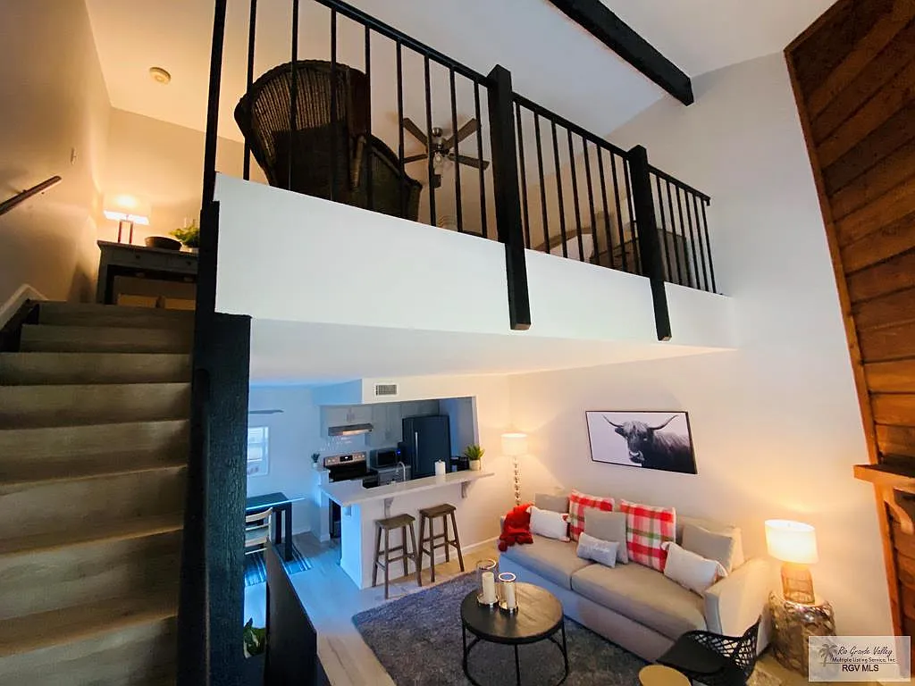 1 bed, 1.5 bath, 820 sqft, $2,000 — Photo 3