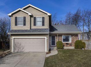 1220 Cadwell Dr, Bloomington, IL