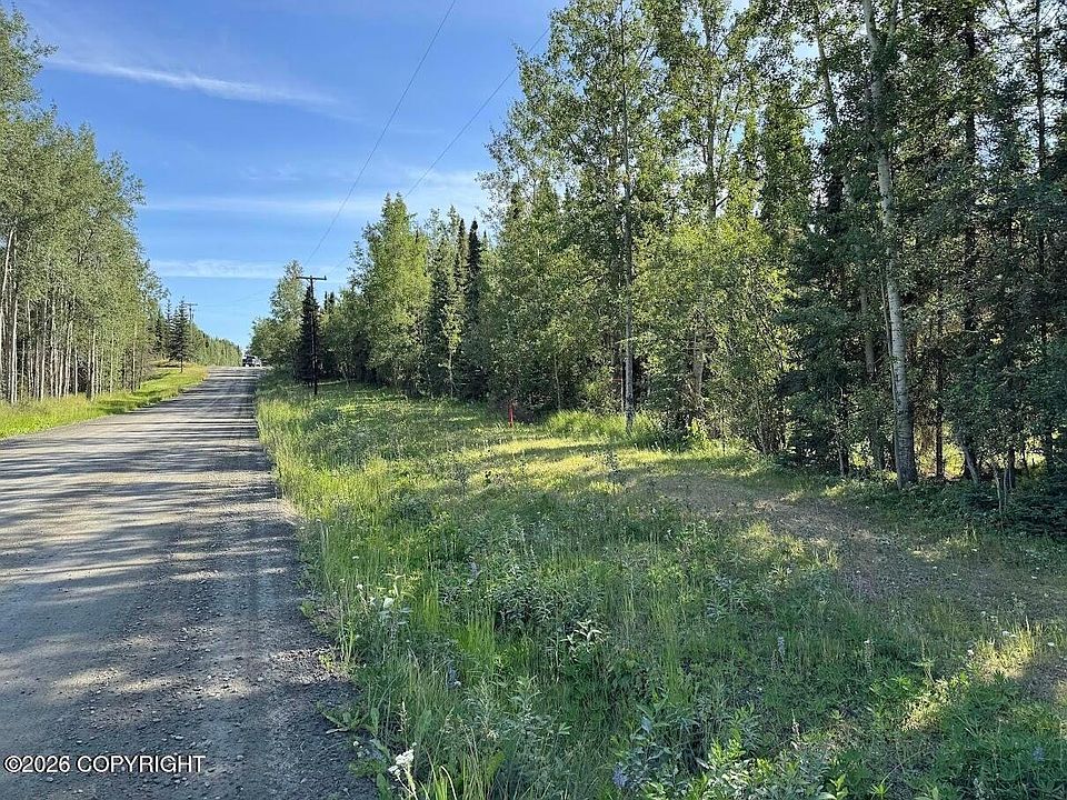 2nd image of 8C1 Lake Rd