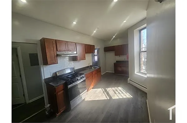 Building Photo - 150 Broad St #2B
