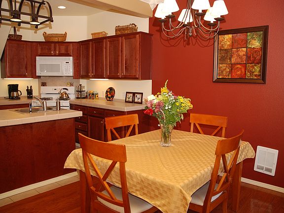 Kitchen/dining area