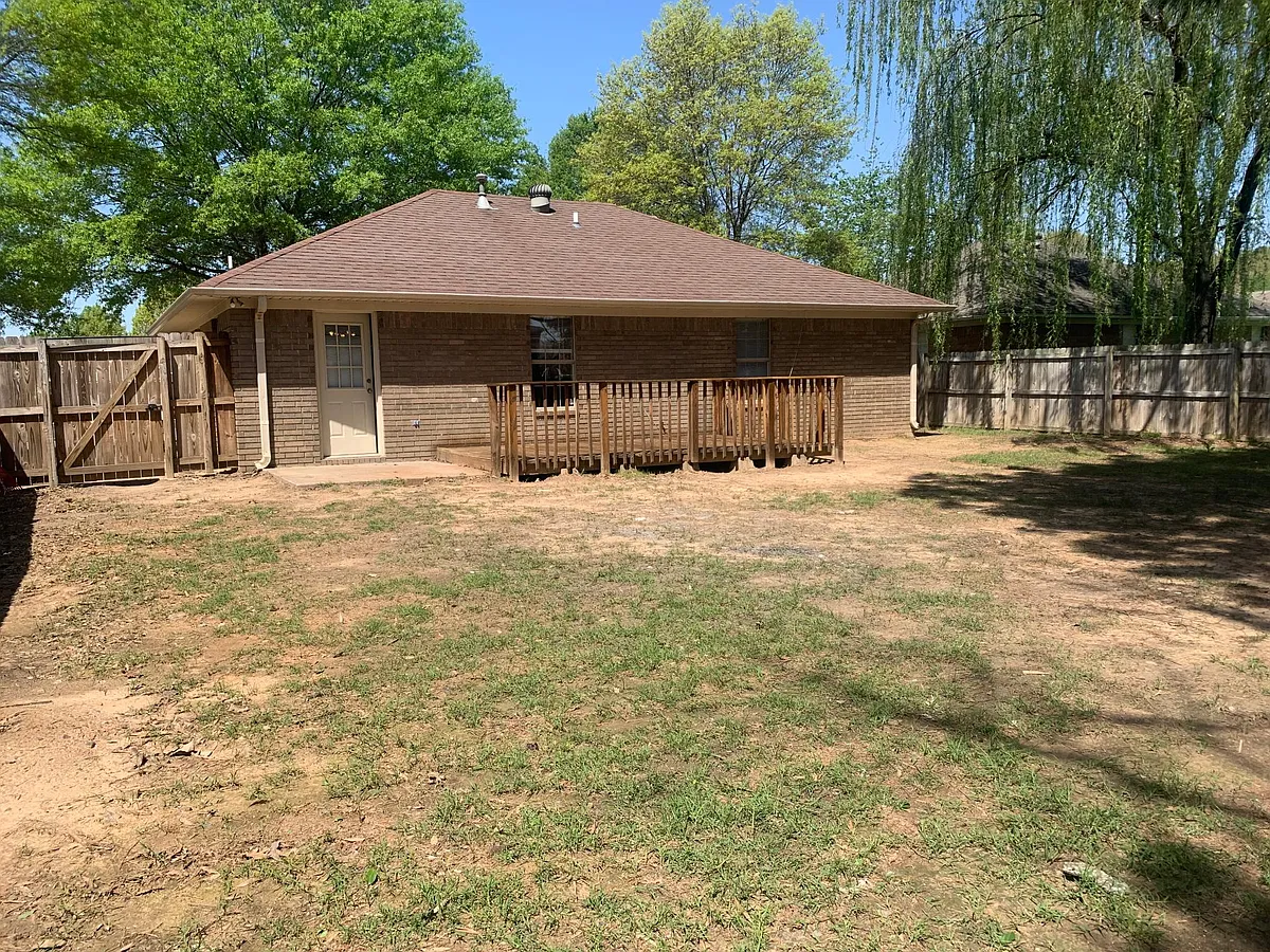 Building Photo - 2410 Sapphire Dr
