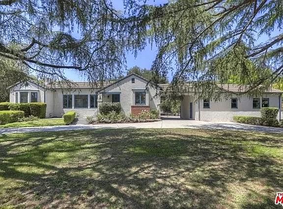 2nd image of 607 Knight Way
