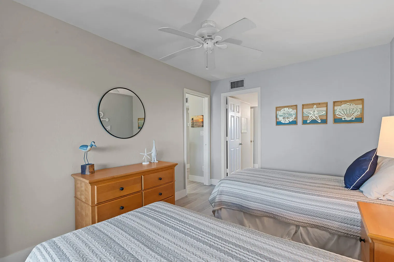 2 bed, 2.0 bath, 861 sqft, $10,596 — Photo 4