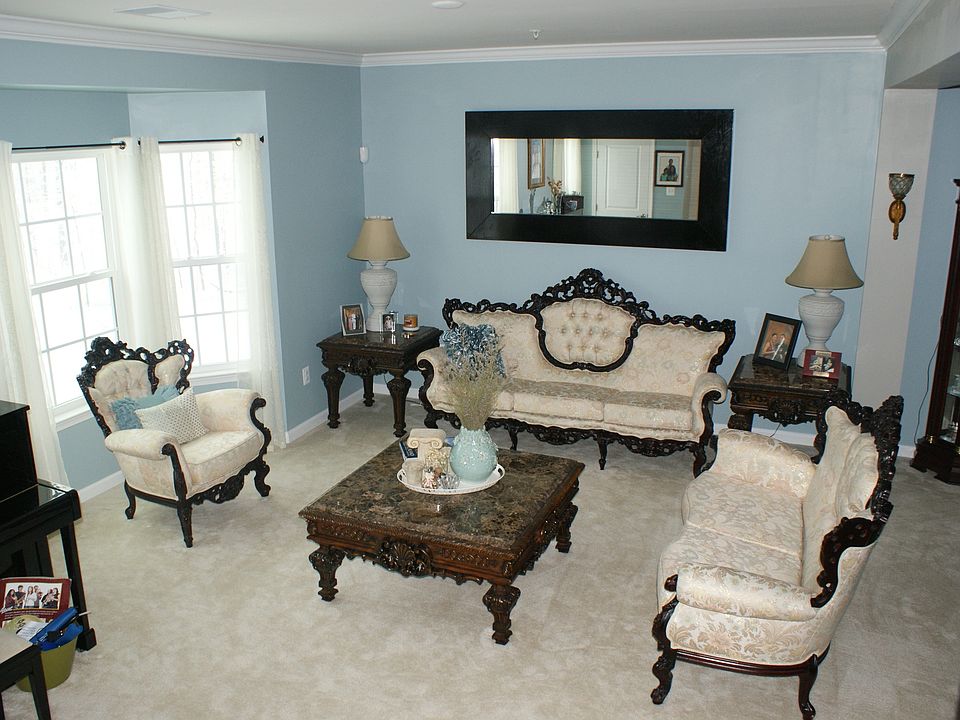 1st image of 380 Chessington Dr