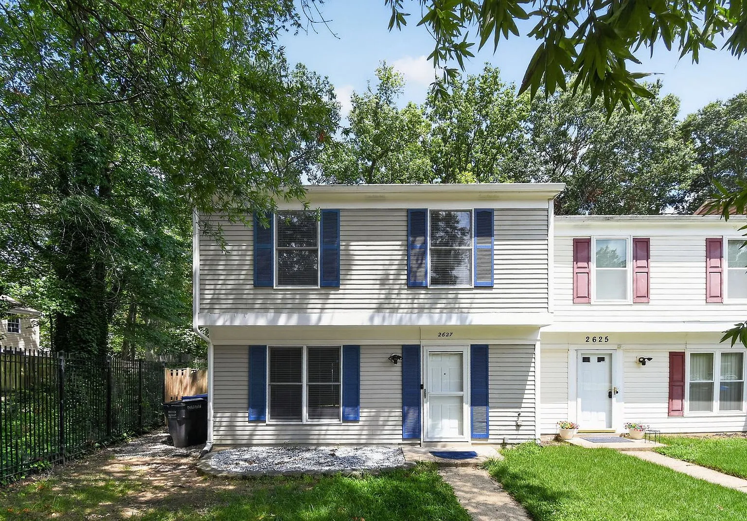 3 bed, 2.0 bath, 1188 sqft, $2,350 — Photo 1