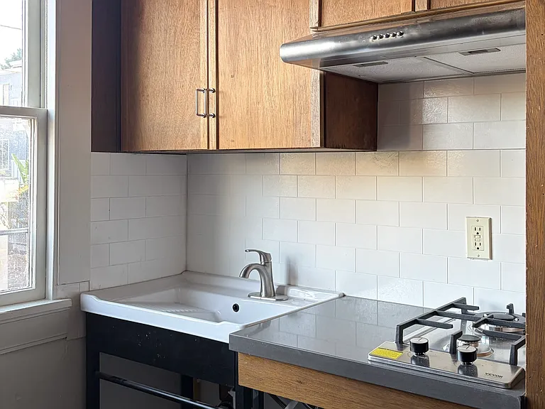 2419 Parker St #3 — Photo 5