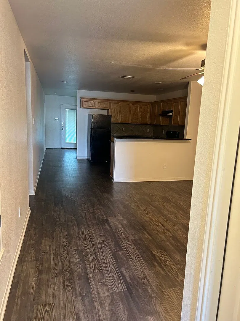 206 Sherman — Photo 2