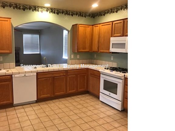 2nd image of 8965 Garnet Peak Way