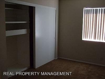 3rd image of 1443 Olive Ave