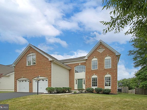 3rd image of 42839 Lindsey Heights Pl