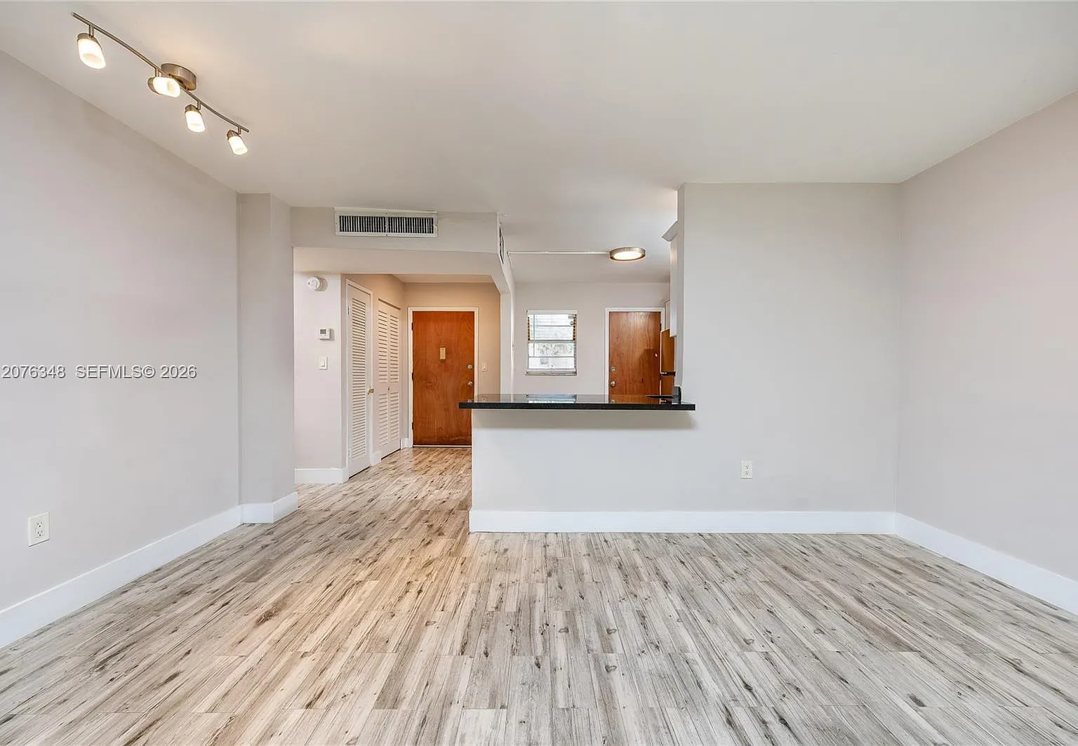 Jade Winds Group Bamboo G — Photo 2