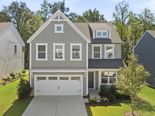 479 Curling Creek Dr, Clayton, NC 27527