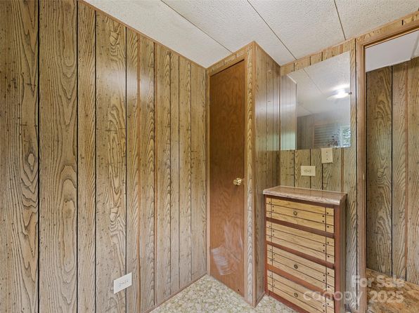 140 Old Leicester Rd, Asheville, NC 28804