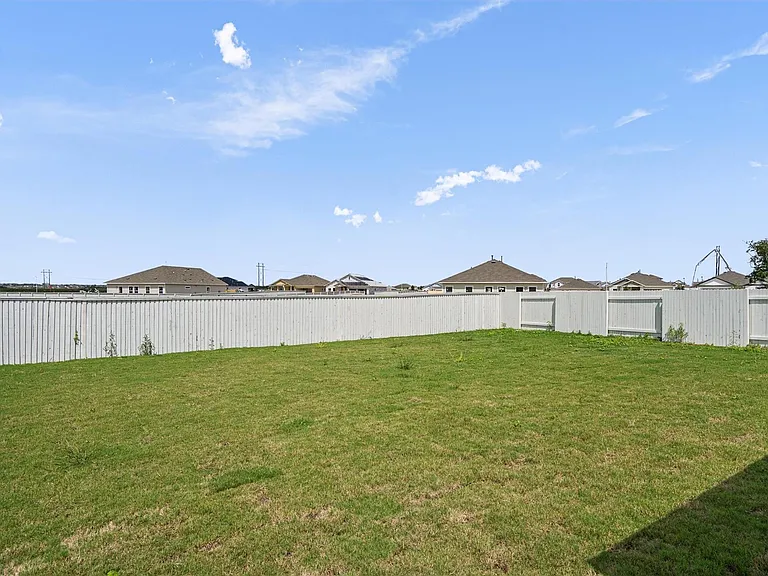 621 Running Creek Dr — Photo 31