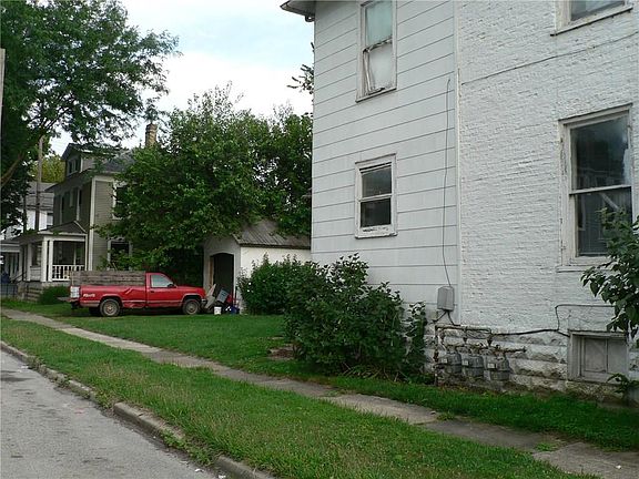 5th image of 502 S Main Ave