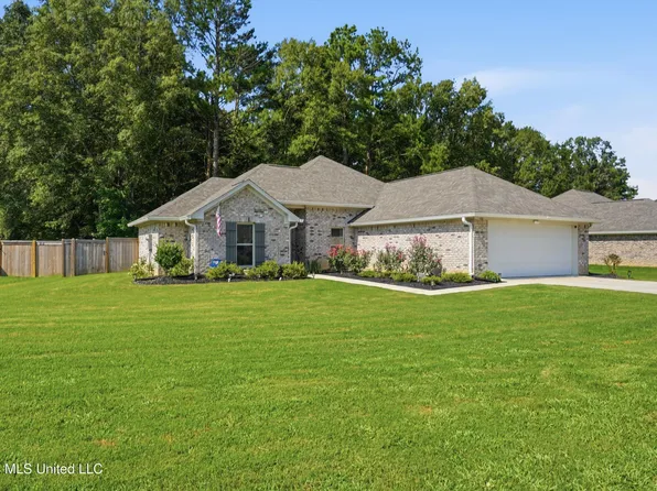 122 Jasmine Cove Dr, Brandon, MS 39042