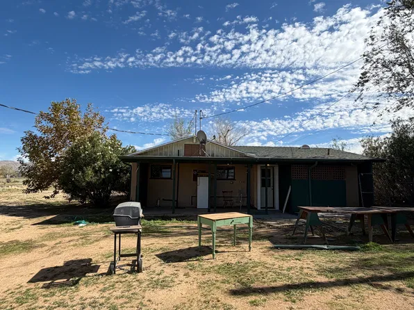 10988 Mills Rd, Apple Valley, CA 92308