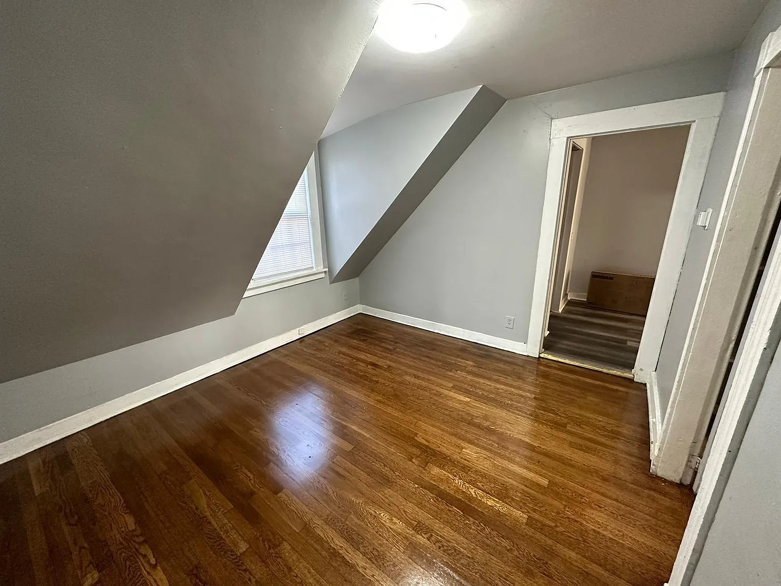 543 Orchard St - 3rd Floor — Photo 3