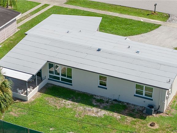 2nd image of 2159 Broom Ct