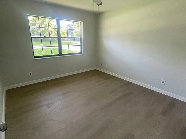 2546 Granada Ave #B — Photo 7