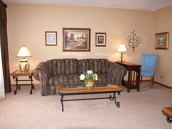 3rd image of 4424 Basswood Dr
