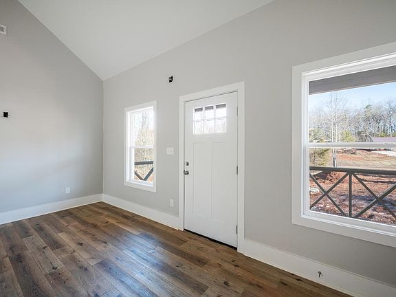 5th image of 275 Cornfield Ln