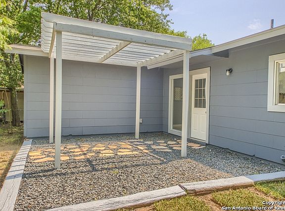 4th image of 3007 Greenacres