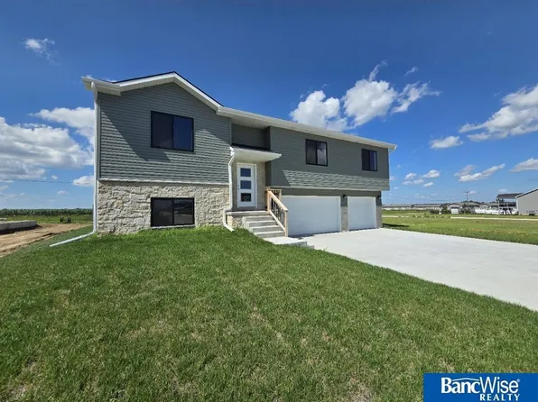 918 Avondale St, Lincoln, NE 68523