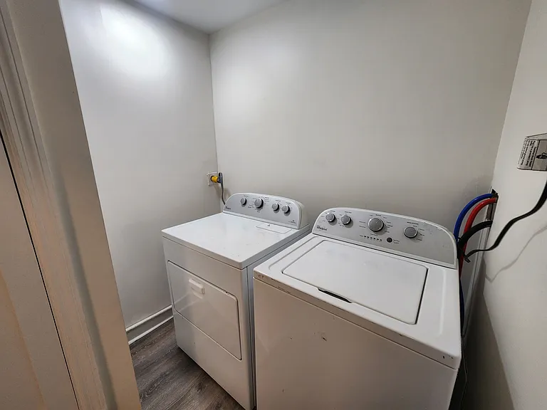1603 Richards St — Photo 11