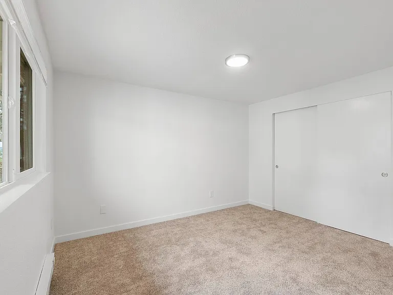 Oak Park Apartments — Photo 35