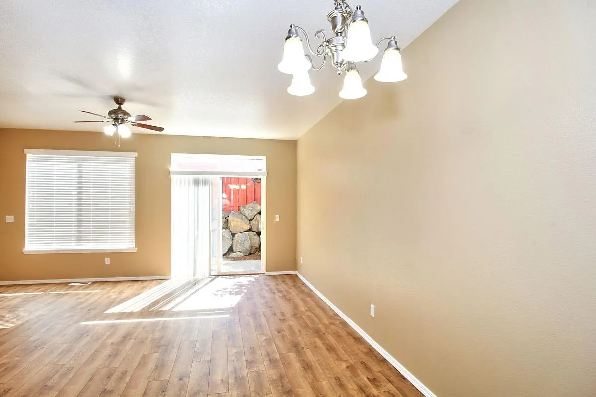 1622 SW San Mateo Ter — Photo 3