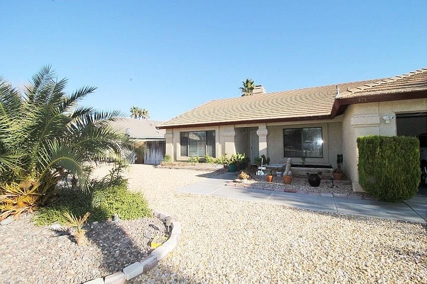 1st image of 475 Stanford Dr