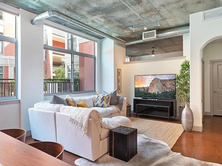 840 Green St #129 — Photo 12