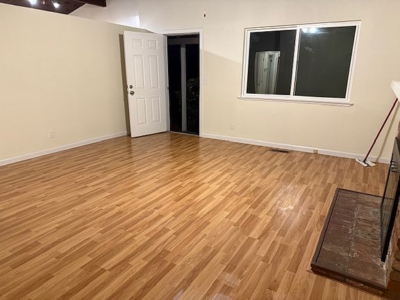 4th image of 1263 Kresky Way
