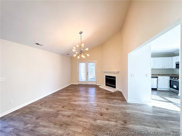 499 Coronation Dr — Photo 5