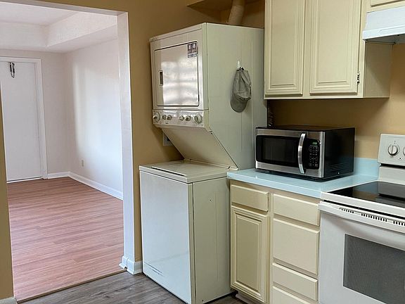 5th image of 3709 S George Mason Dr APT 1003