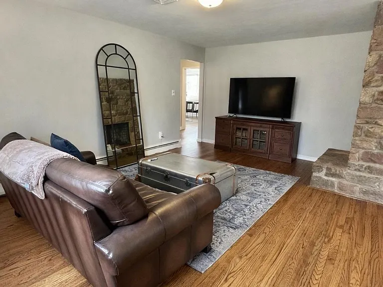 255 Kimbel Dr — Photo 2